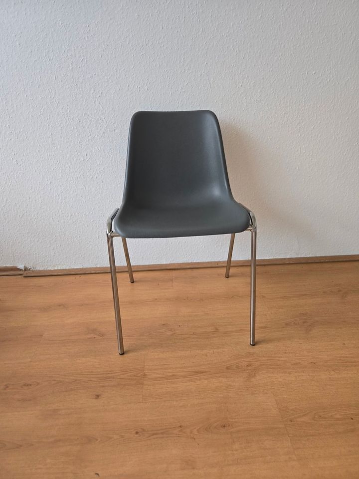 Profim Schalenstuhl stapelbar Grau/Chrom – Zustand A