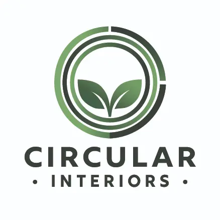 Circular Interiors Logo Logo in grüner Schattierung: drei Ringe ineinander und zwei Blätter innen.