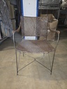 Rattan-Armlehnstuhl Braun mit filigranem Stahlgestell – Zustand B